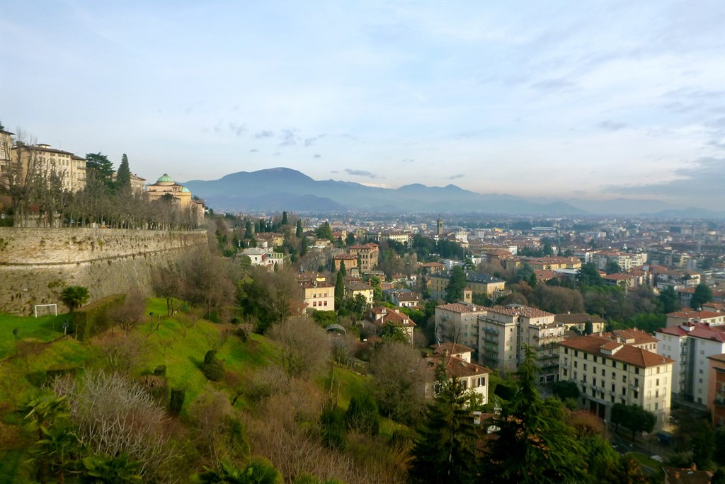 Bergamo: From Citta Bassa to Citta Alta and the Venetian Walls